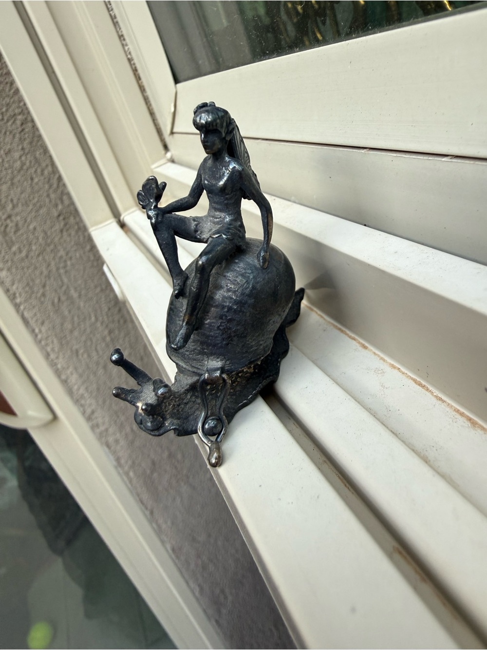 VTGE Mini Cast Metal Fairy Riding Snail Figurine Hinged Trinket Box, Marked B219 - Picture 2 of 9